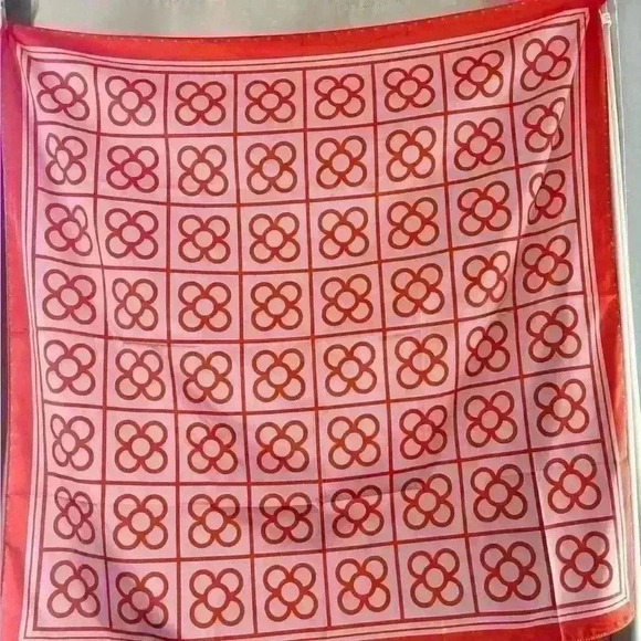 Lovely punchy orange scarf 35x35” traditional square size with lovely color - Picture 4 of 7